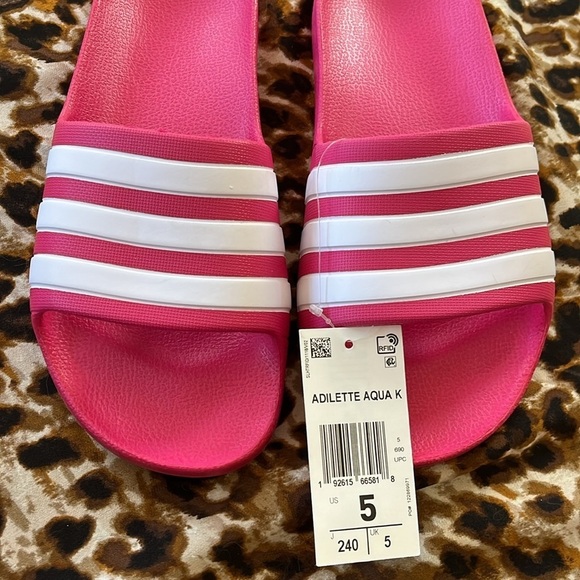 Brand New Adidas Adilette Aqua Pink 3 Stripe Large Strap Pink Slides Sandals - Picture 3 of 13